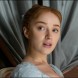 Phoebe Dynevor t�te d'affiche de la s�rie Dirty pour Prime Video